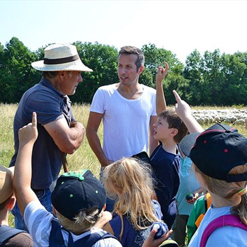 Kinderfernsehstar Willi Weitzel zeichnet Juradistl-Projekt aus